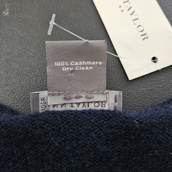 NWT - Cashmere Ann Taylor Navy Blue Sweater - Size L - Picture 2 of 6